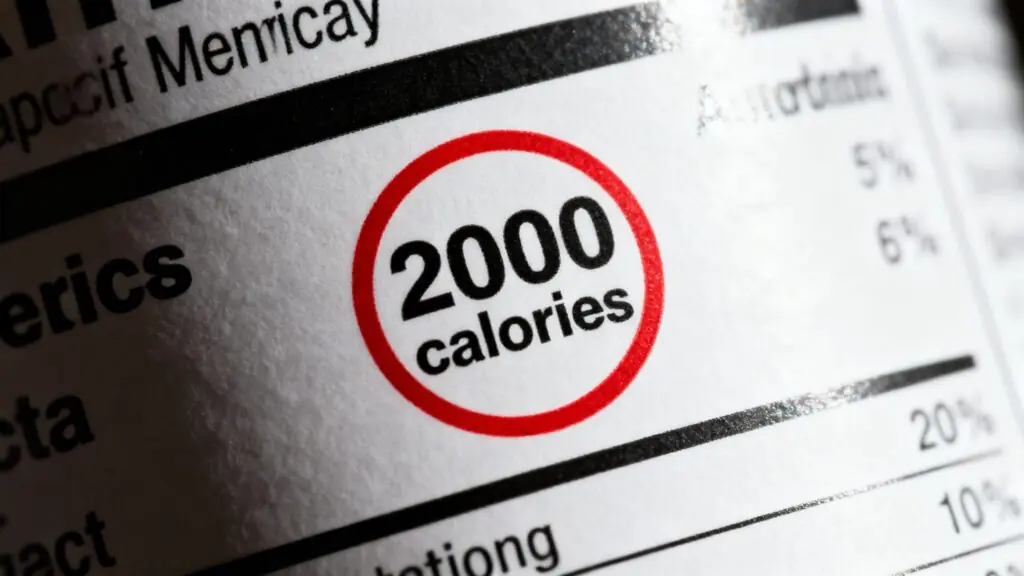 Les 2 000 calories par jour : d&rsquo;où vient vraiment ce chiffre que l&rsquo;on voit sur toutes nos étiquettes ?